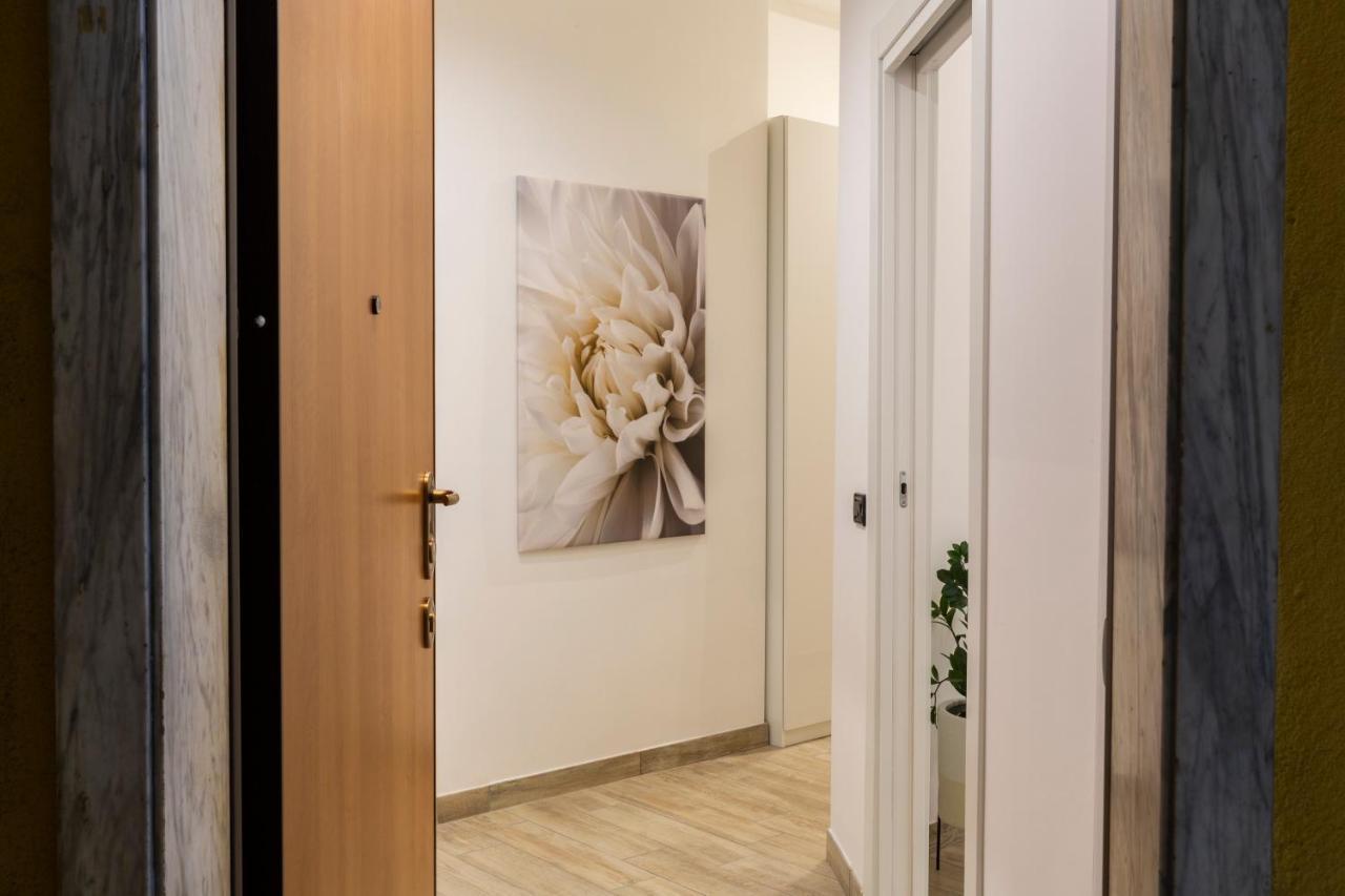 Yellow Line Apartment Milaan Buitenkant foto