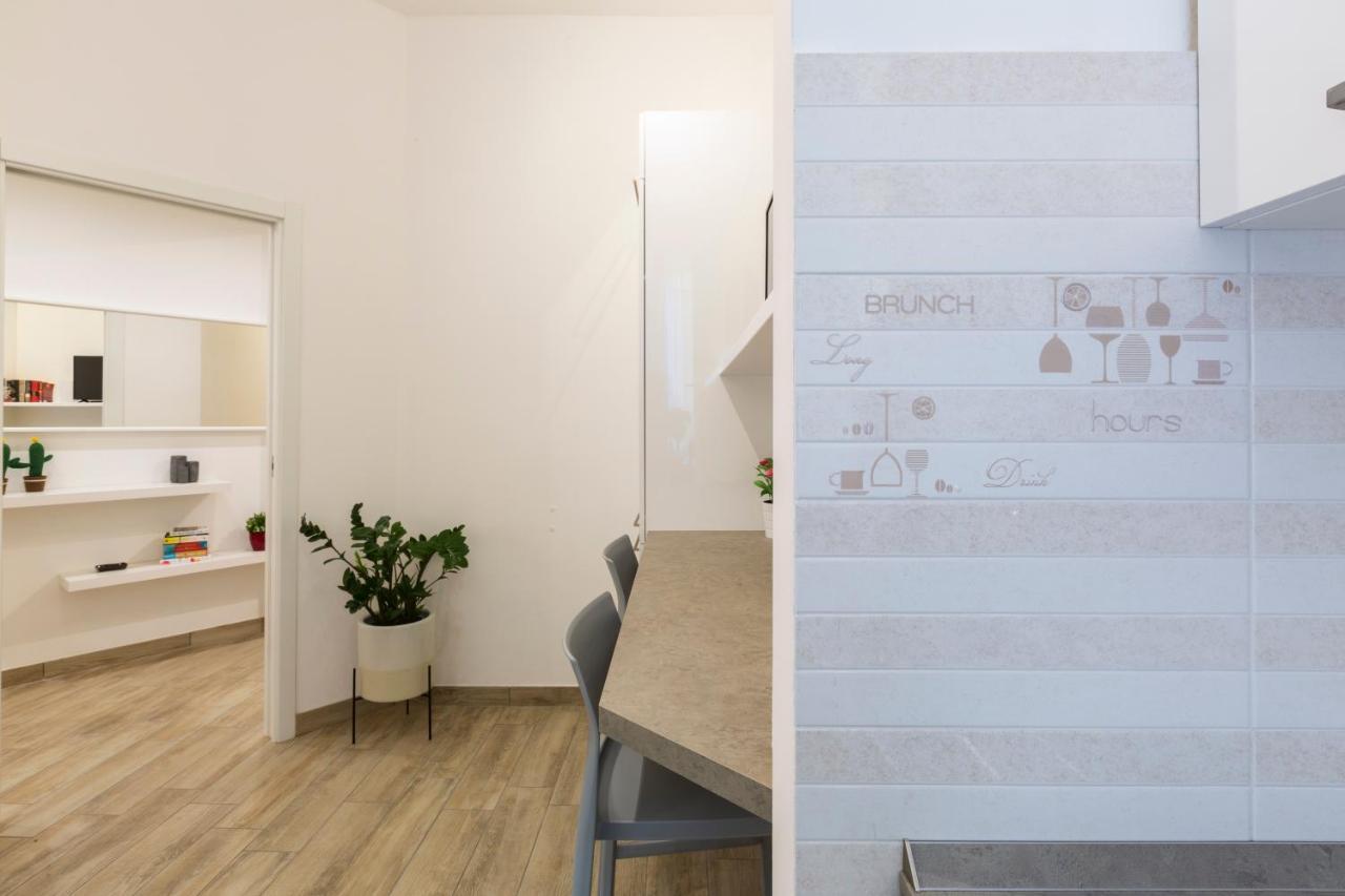 Yellow Line Apartment Milaan Buitenkant foto