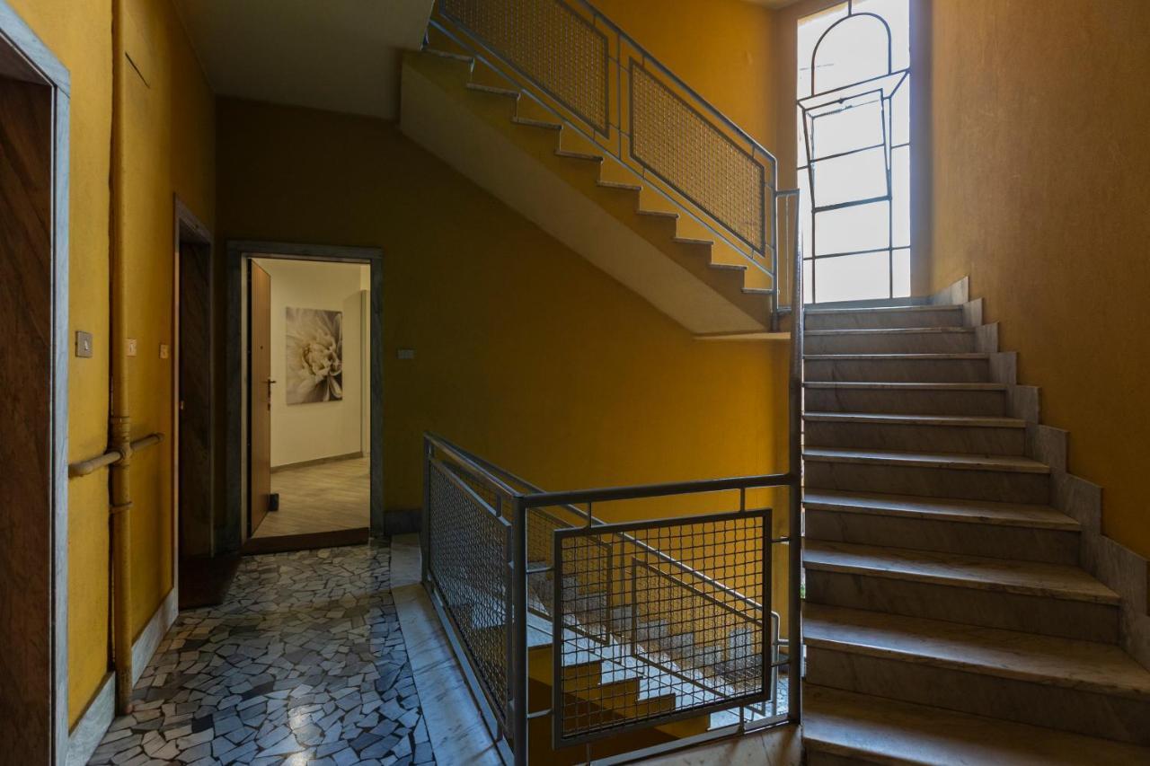 Yellow Line Apartment Milaan Buitenkant foto
