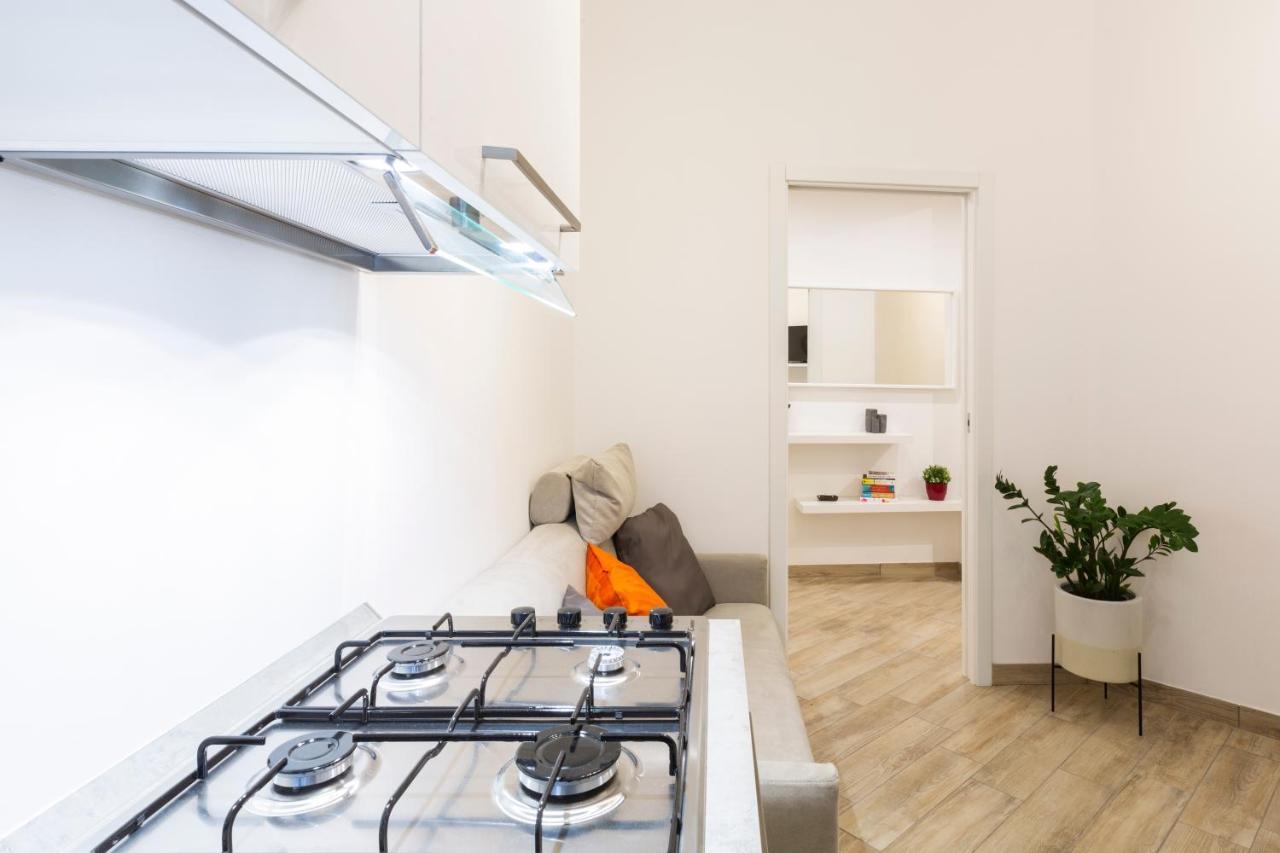Yellow Line Apartment Milaan Buitenkant foto